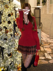 SENWA | New Year Red V-Neck Sweater Winter Thickened Base Layer