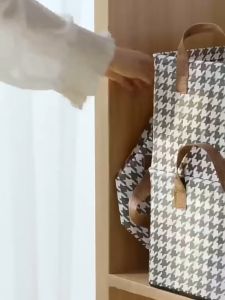 กล่อง เก็บกางเกง เสื้อผ้า ไม่มีช่อง มีมือจับ พับเก็บได้ ไม่กินพื้นที่ 38cm x 26cm x 17cm