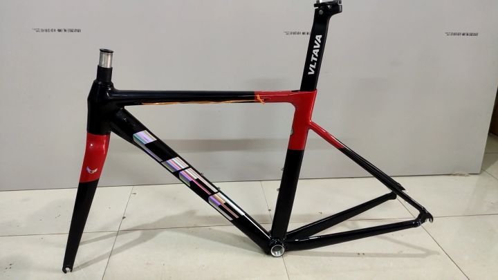 Khung sườn xe đạp đua (Road bike), Touring cao cấp, Sườn xe đạp nhôm không mối hàn, dây cáp âm khung