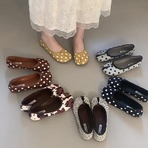 Flat Separated Toe Polka Dot Shoes