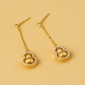 Chow Sang Sang 周生生 999 Gold Cultural Blessings Diamond Gourd Earrings for Women 95841E