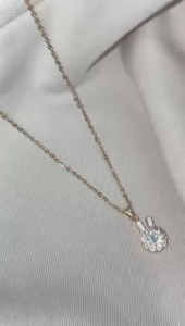 Kalung Titanium Wanita Motif Kelinci Cantik Dan Imut (PERMATA BISA DI PUTAR)