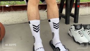 Tất Vớ Thể Thao Chạy Bộ Đá Bóng Chống Trơn Trượt Chất Liệu Dày Dặn Thấm Hút Mồ Hôi