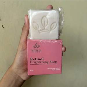 [FREE GIFT] HIQWEEN RETINOL BRIGHTENING SOAP - FACIAL WASH SABUN CUCI MUKA MEMUTIHKAN PENGHILANG FLEK HITAM