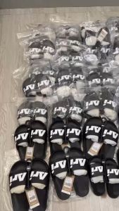 รองเท้าแตะ ARI SANDALS - WHITE BLACK สีขาวดำ