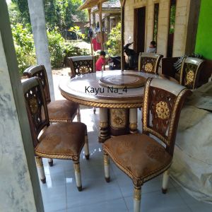Meja Makan K6 Bundar Kayu Jati