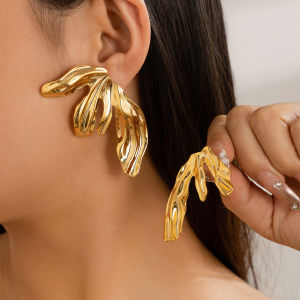 Ingemark Creative Asymmetric Petal Lily Flower Stud Earrings Women Wed Bridal Goth Geometric Piercing Earring Jewelry Steampunk