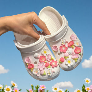 ดอกซากุระสีชมพู จี้รองเท้า ดีไซน์น่ารัก สำหรับตกแต่งรองเท้า งานปาร์ตี้ ของตกแต่งรองเท้า รองเท้าแตะ เด็กชาย เด็กหญิง ผู้หญิง ของขวัญ