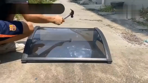 【เหมาะสำหรับทุกฤดูกาล】กันสาดหน้าต่าง กันสาด 60*100cm~80*250cm~100*150cm วัสดุพีวีซีหนา ขยายขาตั้งรับน้ำหนักได้ดี กันแดด มีสามสีให้เลือก กันสาดบังแดดฝน กันสาดบ้าน กันสาดโพลีคาร์บอเนต หลังคาชายคา กันสาดหน้าบ้าน กันสาดสำเร็จรูป