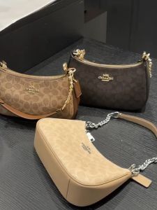 Womens Old Flower Single Shoulder Cross Shoulder Handbag Underarm Bag CV933  Size:  24 * 15 * 8  cm