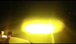 ไฟหน้ารถจักรยานยนต์สปอตไลท์มินิ LED โปรเจคเตอร์เลนส์คู่ฟรี 24V สวิตช์สีเหลืองและสีขาว 12V