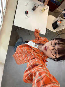 Áo Sơ Mi Nữ Tay Dài Dáng Rộng Phong Cách Cổ Điển Mùa Xuân Thu Họa Tiết Kẻ Caro Cổ Polo Dài Vừa Phải Chất Liệu Thường Ngày Đa Năng