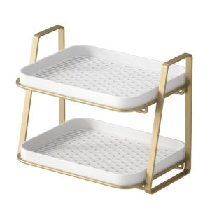 ถาดแก้ว ชั้นวางของ "เที่ยว" ที่ชั้นวางที่เก็บแก้ว เรียง 27 มกราคม 2023