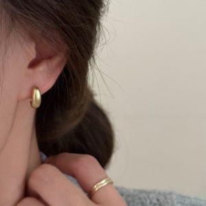 French Gold Brushed C-Shaped Earrings Womens New 2025 Luxury Sensation Unique Small-Batch Fashion Jewelry Accessories