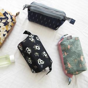 Large Capacity Waterproof Travel Portable Ladies Cosmetic Bag Toiletry Bag Nylon Material Handbag Style Retro Popular Element
