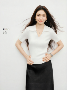 HOPESHOW | White Knit Shirt with Fine Ribs and Polo Collar for Casual Style