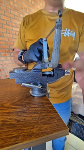 Table Bench Vise Multi-Function Home Use Carving Fixture Small Size Workbench Vice Cast Steel Hand Tool
