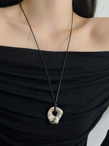 Minimalist Korean Style Hollow Pendant Necklace Adjustable Length Luxury Leather Rope Sweater Chain Accessory Geometric Pattern for Women