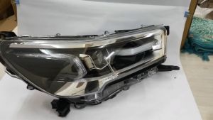 J111S02 HEAD LAMP TOYOTA HILUX ROGUE 4X4 20YR HIGH SPEC HEAD LIGHT LAMPU BESAR 4X4