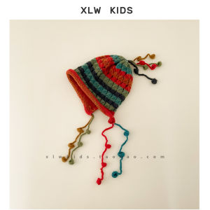 หมวกถักแฮนด์เมดสไตล์ INS แนววินเทจสำหรับเด็กหมวกกันหูไหมพรมลูกบอลมีพู่หลากสีใส่ช่วงฤดูใบไม้ร่วงและฤดูหนาวสำหรับเด็กหญิงและเด็กชาย