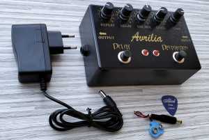 Efek Gitar AVRILIA Double GOLD distorsi dan delay + Adaptor