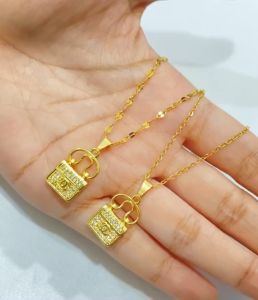 Kalung Titanium Anti Karat Liontin Kotak Aksesoris Perhiasan Wanita Elegant Style 158-KT