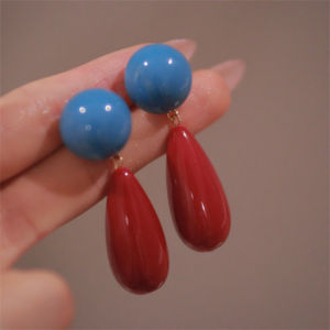 Retro Hong Kong Style Red And Blue Color Collision Waterdrop Pendant Earrings Womens Geometric Unique Design High Fashion Ear Drops