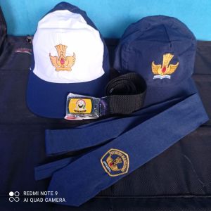 Paket atribut anak SMP (Topi + Gesper + Dasi) bordir