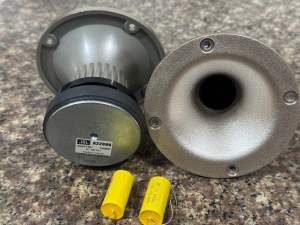 Cặp Loa Treble JBL A2209B made in France đường kính vành Loa 105cm zin mới đẹp âm thanh rất hay.