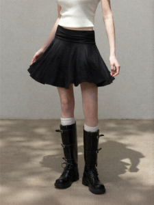 Cantonstory | French Style Black High Waist A-Line Pleated Short Skirt