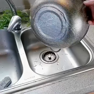 Rổ inox lỗ nhỏ 2 quai rửa rau củ vo gạo có quai treo vô cùng tiện lợi