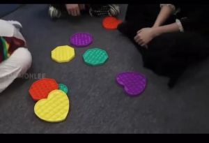 Pop It Mainan Anak Bayi Fidget Toy Push Pop Rainbow Penghilang Stress - Kotak