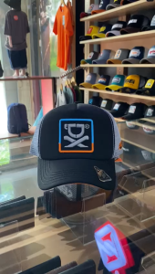 Drip On Topi Trucker Jaring Pria Distro Hitam Putih 020