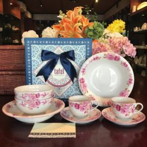 Hampers Piring Mangkok Keramik Pink Rossie Series