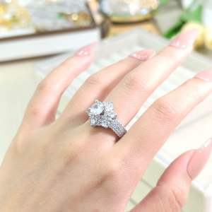 Nhẫn nữ cao cấp cách điệu không đen không gỉ gắn đá cx nhân tạo siêu sáng Kami