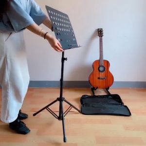 เครื่องหมายที่วางโน๊ตเหล็ก ขนาดใหญ่ (Black) ที่วางโน๊ดเพลง ขาตั้งเพลง ขาตั้ง โน๊ตเพลง แท่นวางเพลง เพื่อผ่านเครื่องสำอาง ขาตั้ง คอมพิวเตอร์ แต่งเพลง แบบพกพา ขาตั้ง