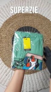 Atasan anak laki laki distro lengan panjang karakter mobil kendaraan FORMULA warna sage bahan adem