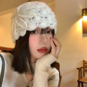 Korean Style Cut Out Flower Bag Cap Female Cold Protection in Autumn and Winter Warm Wool Hat Handmade Crocheted Hat Easiest for Match Makes Face Look Smaller