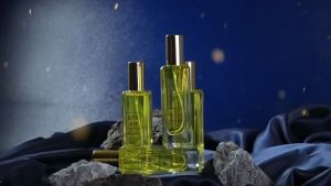 TALKME DREAM SERIES EAU DE PARFUME (ISI 4)\\n\\n Mengenal Parfum Wanita Isi 4: TALKME DREAM SERIES\\n\\nParfum wanita isi 4, atau TALKME DREAM SERIES EAU DE PARFUME, adalah parfum premium yang dirancang khusus untuk wanita yang mencari aroma segar dan menenangkan. Parfum ini memiliki volume 40ml dan tersedia dalam botol elegan yang memancarkan keanggunan dan kualitas premium.\\n\\n Apa Itu Parfum Wanita Isi 4?\\n\\nParfum wanita isi 4 adalah parfum yang dirancang khusus untuk memberikan aroma segar dan menenangkan kepada pemakainya. Parfum ini cocok digunakan untuk acara formal dan non-formal, serta dapat meningkatkan kepercayaan diri Anda saat berinteraksi dengan orang lain. Dalam kasus ini, TALKME DREAM SERIES EAU DE PARFUME merupakan contoh parfum wanita isi 4 yang telah mendapatkan popularitas di kalangan wanita.\\n\\n Kelebihan TALKME DREAM SERIES EAU DE PARFUME\\n\\nBeberapa kelebihan dari TALKME DREAM SERIES EAU DE PARFUME adalah sebagai berikut:\\n\\n- Aroma segar dan menenangkan yang memancarkan keanggunan dan kualitas premium\\n- Cocok digunakan untuk acara formal dan non-formal\\n- Dapat meningkatkan kepercayaan diri Anda saat berinteraksi dengan orang lain\\n- Botol elegan yang menambah daya tarik parfum\\n\\n Bagaimana Menggunakan Parfum Segar & Menenangkan untuk Acara Formal\\n\\nParfum segar dan menenangkan seperti TALKME DREAM SERIES EAU DE PARFUME sangat cocok digunakan untuk acara formal. Berikut adalah cara mengaplikasikan parfum wanita 40ml dan tips penggunaan parfum untuk acara formal.\\n\\n Cara Mengaplikasikan Parfum Wanita 40ml\\n\\nBerikut adalah langkah-langkah untuk mengaplikasikan parfum wanita 40ml:\\n\\n1. Pastikan kulit Anda bersih dan kering sebelum mengaplikasikan parfum.\\n2. Semprotkan parfum pada titik-titik vital tubuh Anda, seperti leher, pergelangan tangan, dan belakang lutut.\\n3. Jangan menggosok atau mengucek parfum pada kulit Anda, karena hal ini dapat merusak molekul aroma parfum.\\n4. Biarkan parfum meresap ke dalam kulit Anda selama beberapa menit sebelum berpakaian.\\n\\n Tips Penggunaan Parfum untuk Acara Formal\\n\\nBerikut adalah beberapa tips penggunaan parfum untuk acara formal:\\n\\n- Gunakan parfum segar dan menenangkan seperti TALKME DREAM SERIES EAU DE PARFUME untuk memberikan kesan profesional dan anggun.\\n- Hindari menggunakan terlalu banyak parfum, karena hal ini dapat mengganggu orang lain.\\n- Pilih aroma parfum yang sesuai dengan suasana acara formal.\\n\\n Mengenal Parfum Premium untuk Wanita: TALKME DREAM SERIES EAU DE PARFUME\\n\\nParfum premium untuk wanita seperti TALKME DREAM SERIES EAU DE PARFUME adalah pilihan yang tepat bagi Anda yang mencari aroma segar dan elegan. Berikut adalah beberapa kelebihan dari parfum ini.\\n\\n Aroma Segar & Elegan dari TALKME DREAM SERIES EAU DE PARFUME\\n\\nAroma segar dan elegan dari TALKME DREAM SERIES EAU DE PARFUME memancarkan keanggunan dan kualitas premium. Aroma ini sangat cocok digunakan untuk acara formal dan non-formal, serta dapat meningkatkan kepercayaan diri Anda saat berinteraksi dengan orang lain.\\n\\n Mengapa Memilih Parfum dengan Aroma Segar?\\n\\nMemilih parfum dengan aroma segar seperti TALKME DREAM SERIES EAU DE PARFUME memiliki beberapa keuntungan, antara lain:\\n\\n- Aroma segar dapat memberikan kesan profesional dan anggun.\\n- Aroma segar dapat meningkatkan kepercayaan diri Anda saat berinteraksi dengan orang lain.\\n- Aroma segar dapat membuat Anda merasa lebih rileks dan tenang.\\n\\nDengan memilih parfum dengan aroma segar seperti TALKME DREAM SERIES EAU DE PARFUME, Anda dapat menunjukkan keanggunan dan kualitas premium dalam setiap kesempatan.\n}