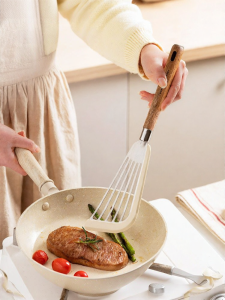 MODERN SWEETHOME | Non-stick Pan Specific Cooking Spatula