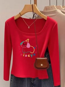 เสื้อยืดคอกลมแขนยาวสีแดง ทรงสลิมฟิต ลายสุนัข ผ้าฝ้ายแท้ ทรงสั้น สำหรับผู้หญิง แฟชั่นฤดูใบไม้ร่วง เสื้อผ้าทำงานสไตล์เกาหลี