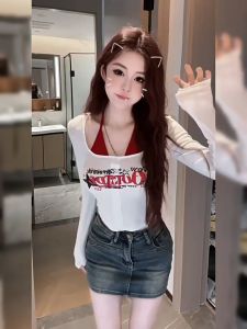 Luna Shop🍑เสื้อยืดแขนยาวผู้หญิง👚เสื้อผ้า Y2K เสื้อยืดสองชิ้นปลอม เสื้อยืดตัวสั้นพิมพ์ลายตัวอักษร