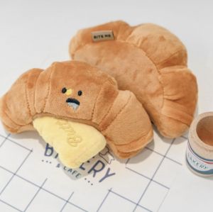 Dog Food Hiding Toys Multi Pocket Tissue Butter Croissant Fun Dog Sniffing Toys / Pet Interactive Toys 宠物狗狗互动闻嗅玩具