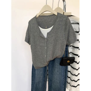 เสื้อยืดแขนสั้นผ้าไหมน้ำแข็งถักแบบหลวมๆ สีเทาสไตล์เกาหลีสำหรับผู้หญิงในช่วงฤดูร้อน เสื้อตัวบนแบบเข้ารูป แขนสั้น คอวี