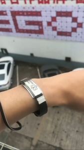 2 Pcs/Set Trendy Sport Silicone Couple Bangle Black White Crown Her King His Queen Stainless Steel Bracelet