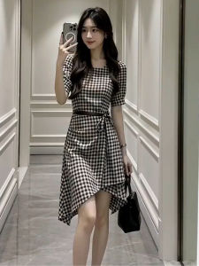 LIRENQING | Đầm A-line Cổ Vuông Họa Tiết Caro Nổi Bật Vòng Eo