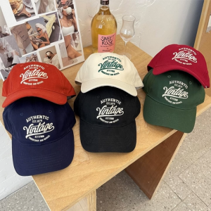 B1T1 Vintage Retro INS Embroidered Baseball Cap Student Sports Casual Peaked Cap Adjustable Cap