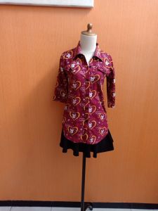 atasan kemeja wanita merah maroon motif mickey COLLEN cewek M kerja kuliah