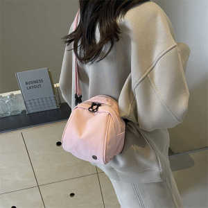 กระเป๋าสะพายข้างทรงเปลือกหอยขนาดเล็ก ความจุขนาดใหญ่ สีลูกกวาด กระเป๋าสะพายข้างแบบสะพายข้างได้หลากหลาย ดีไซน์เรียบง่าย กระเป๋าสะพายข้างสำหรับฤดูใบไม้ผลิและฤดูร้อน