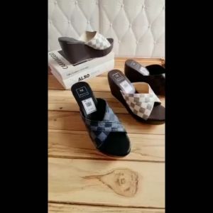Sandal Wedges Wanita Terbaru/Sandal Wedges tinggi trendy - BAY.ID